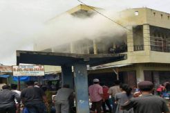 Bocah Main Petasan, Ruko di Pasar Panyabungan Terbakar