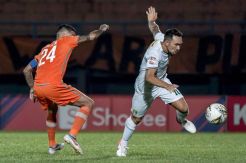 Liga 1 2019: Persebaya Bombardir Gawang Borneo