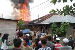3 Rumah Kebakaran, Nenek...