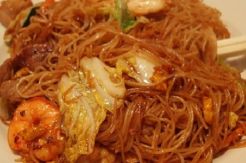 Bihun Goreng Bumbu Tomyam buat yang Lagi Malas Makan Nasi