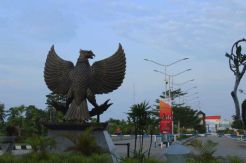 Presiden Jokowi Bangun PLB, Menpar Geber Crossborder Festival