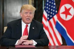 Melawat ke Korsel, Trump Dilaporkan Pertimbangkan Sambangi DMZ