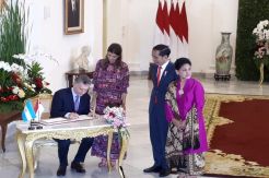 Argentina Tertarik Buah-Buahan dan Pesawat Buatan Indonesia