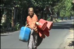 Miris, Warga di Pasuruan Antre Seminggu untuk Dapat Air
