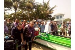 Pemkab Tangerang-MNC Salurkan 15 Perahu untuk Nelayan di Pandeglang