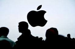Sang Perancang iPhone,...