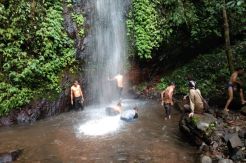Menikmati Sensasi Misteri Alam di Curug Bulu Damar Pekalongan