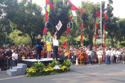 Anies Ajak Warga Ubah...