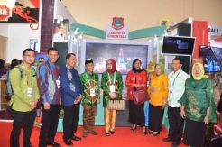 Bupati Gorontalo Hadiri...