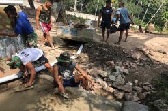 Satgas Yonif 741 Buka Mata Air di Perbatasan RI-Timor Leste