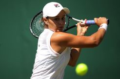Barty Cuma Butuh 54 Menit Singkirkan Uytvanck