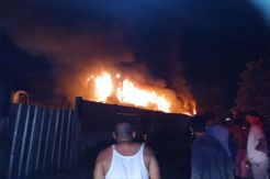 12 Gerbong KA Bekas di Purwakarta Terbakar