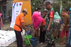 Kekeringan Landa 4 Kecamatan di Banyuwangi, Warga Mulai Antre Air Bersih