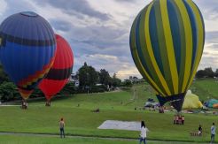 Serunya Naik Balon Udara...