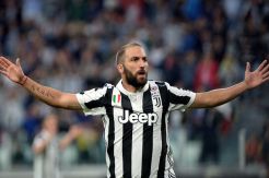 Pinangan West Ham untuk Higuain Bertepuk Sebelah Tangan