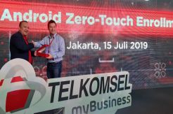 Telkomsel Gandeng Google,...