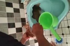 Dramatis, Evakuasi Anak Kucing Terjebak di Dalam Closed Duduk