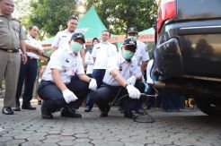 Kurangi Polusi, Pemkot Jakut Gelar Uji Emisi untuk Kendaraan Dinas