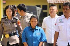 Sambil Berjualan Bakso, Janda Ini Edarkan Sabu-sabu