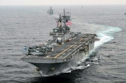 Trump Sebut Kapal Perang AS Hancurkan Drone Iran di Selat Hormuz