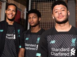 Liverpool Luncurkan Jersey Ketiga untuk Laga Tandang