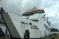 Cuaca Buruk, Ratusan Penumpang Kapal Feri ke Pulau Simelue Telantar