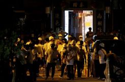 Buntut Rusuh di Hong Kong, WNI Diimbau Tak Pakai Baju Hitam dan Putih