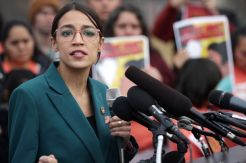 Sebut Anggota Kongres Ocasio Cortez Harus Ditembak, Polisi AS Dipecat