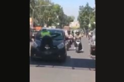 Viral Video Mobil Terobos...