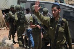 Israel Tahan Belasan Warga Palestina di Tepi Barat