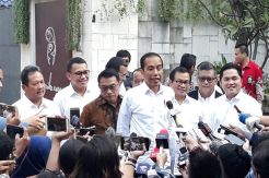 Bersahabat Baik, Jokowi Nilai Pertemuan Mega-Prabowo Hal Biasa