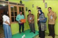UNS Tetap Wisuda Almarhumah Irza Laila yang Meninggal karena Kecelakaan