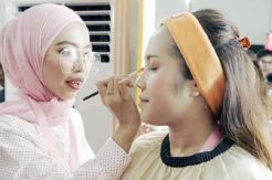 Tips Tampil Cantik Hadiri Bachelorette Party dengan Riasan Praktis