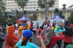 Kurangi Polusi, V Radio Ajak Warga Naik Kendaraan Umum