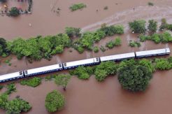Terjebak Banjir, Militer India Selamatkan 700 Penumpang Kereta