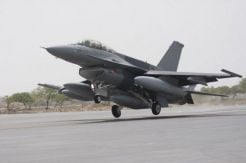 AS Jual Suku Cadang F-16 ke Pakistan dan C-17 ke India