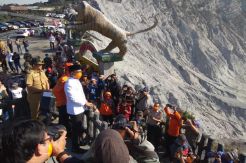 Ridwan Kamil Minta Tangkuban Parahu Ditutup hingga Evaluasi Selesai