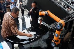 Diuji 7 Hari Non-Stop Pakai Robot, Uniglobe Buktikan Tahan Gores