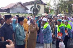 Bupati Nurhidayah Lepas 169 Calon Haji asal Kobar