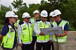 Pastikan Progres Bandara, Paman Birin Terobos Jalan Berdebu