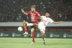 Diwarnai Tiga Kartu Merah, Bali United Puncaki Klasemen Usai Bungkam PSM