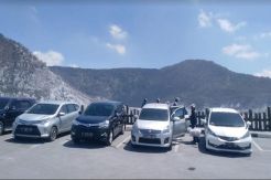 Wisatawan Penasaran Kawah Ratu Gunung Tangkuban Parahu