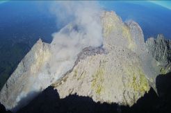 Gunung Merapi Muntahkan 2 Kali Lava Pijar dan 3 Kali Awan Panas