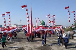 Ribuan Merah Putih Berkibar di Terminal Tirtonadi