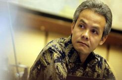 Ganjar Sebut Mbah Moen Sebagai Kiai Nasionalis yang Rendah Hati dan Penyayang