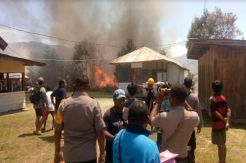 61 Kios dan 3 Rumah di Tolikara Hangus Terbakar