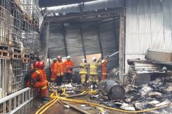 Gudang Plastik dan Kayu Terbakar, Warga Berhamburan karena Dengar Ledakan