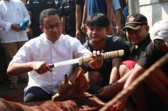 Anies Beberkan Sudah sejak SMA Terbiasa Sembelih Hewan Kurban