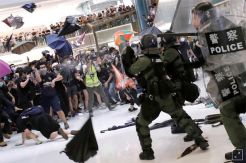 China Mulai Kaitkan Demonstrasi di Hong Kong dengan Terorisme