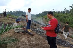 Polres Tebo Amankan Pelaku Karhutla saat Padamkan Api